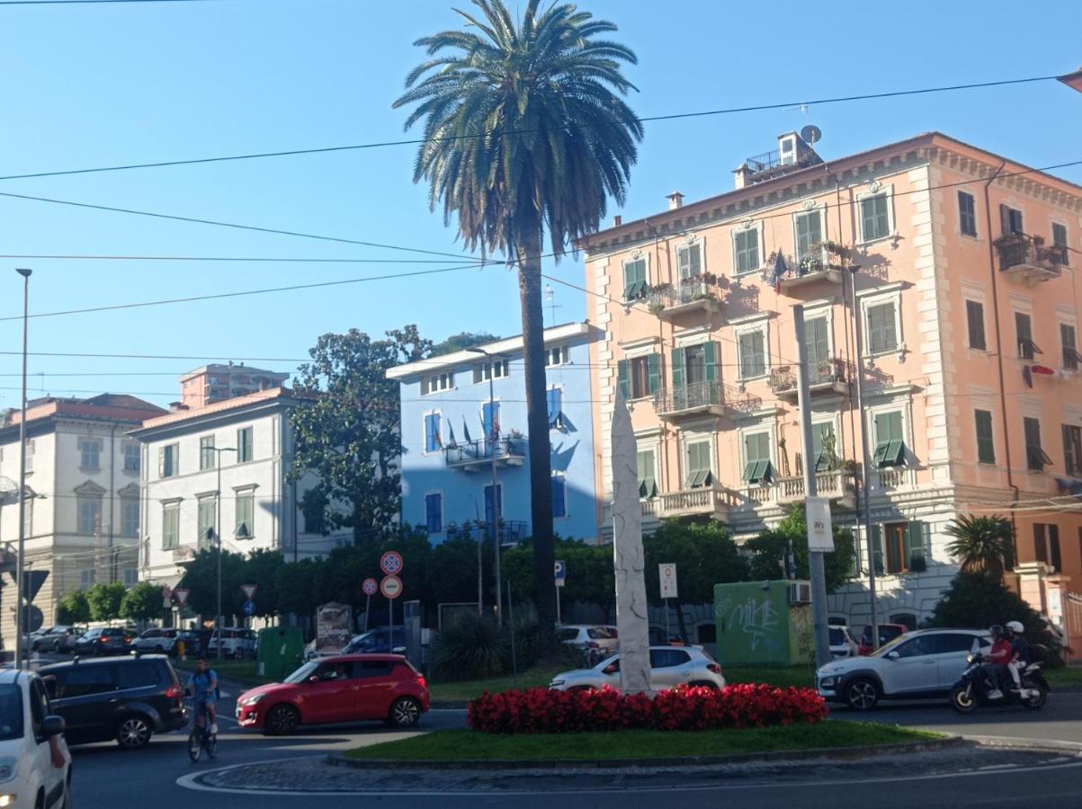 Ferienwohnung A La Gare La Spezia Exterior foto
