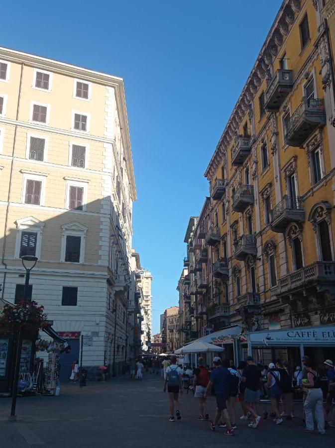 Ferienwohnung A La Gare La Spezia Exterior foto