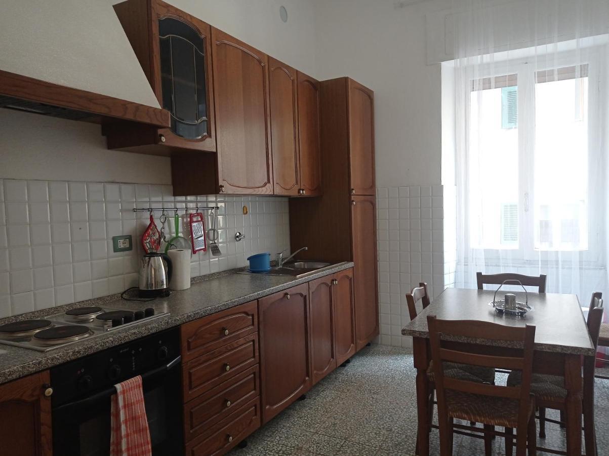 Ferienwohnung A La Gare La Spezia Exterior foto